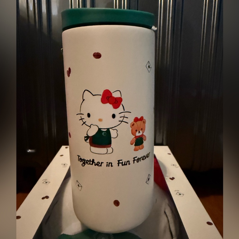 Starbucks Hello Kitty Holiday Hot Cup - NEW